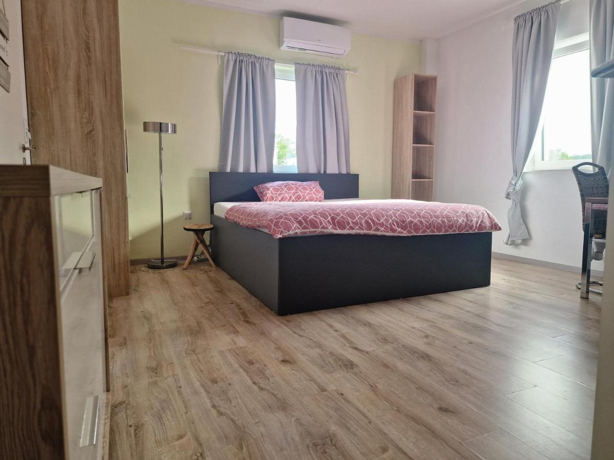 Ibo-Apart 1 Zimmer Apartment In Herzogenaurach Kültér fotó